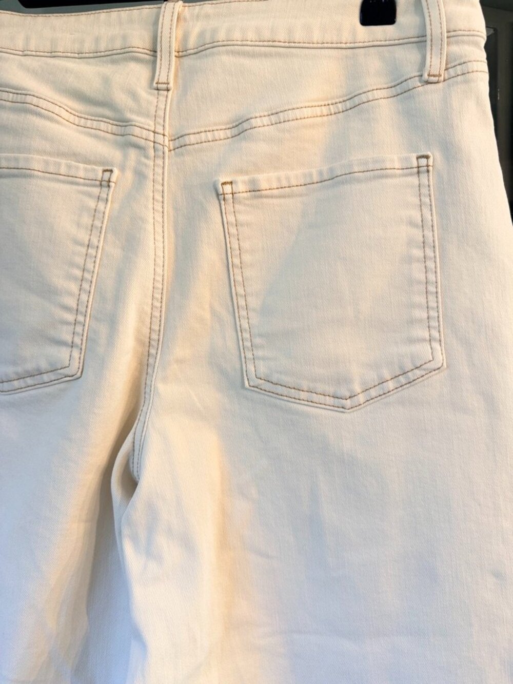 Chico's Off White High Rise Wide Leg Crop Jeans Size 1 M 8